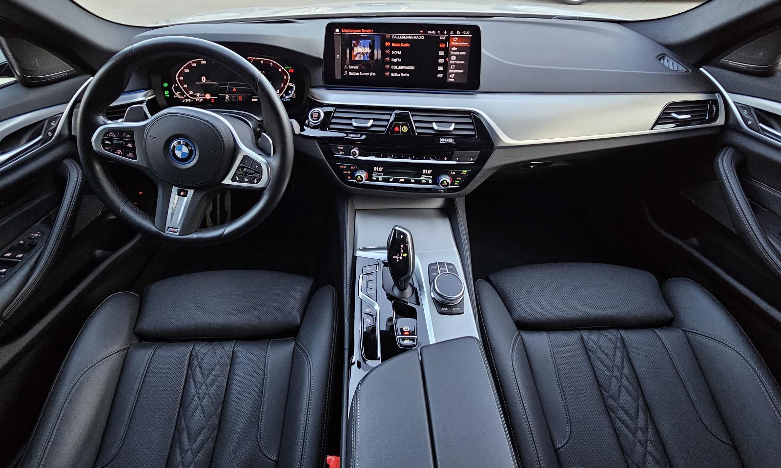 BMW 545 545e M-Sport Sedan xDrive