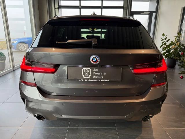 BMW 330 330e M-Sport xDrive