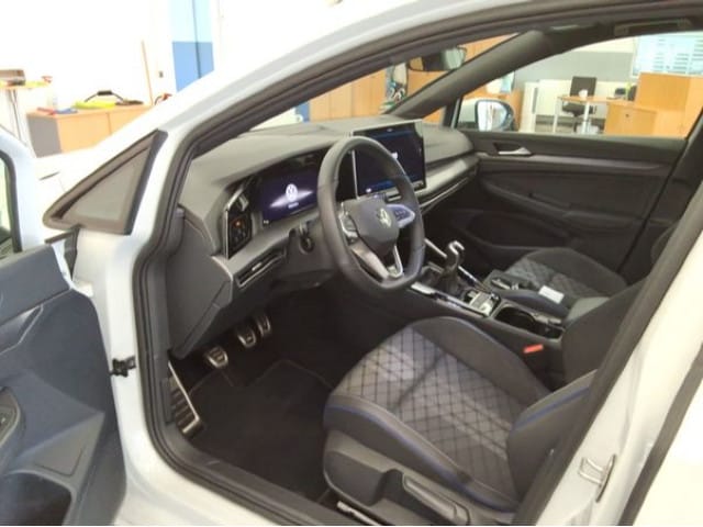 Volkswagen Golf 1.5 TSI R-Line Variant