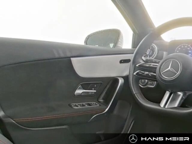 Mercedes-Benz A 220 4MATIC AMG Line