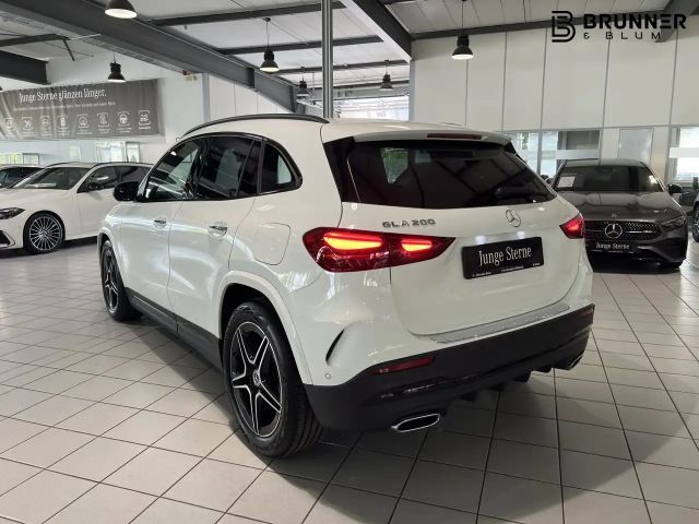 Mercedes-Benz GLA 200 AMG Line
