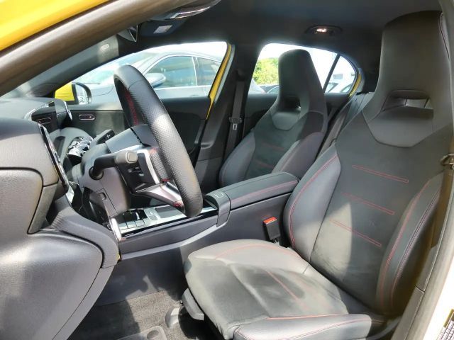 Mercedes-Benz A 200 AMG Line