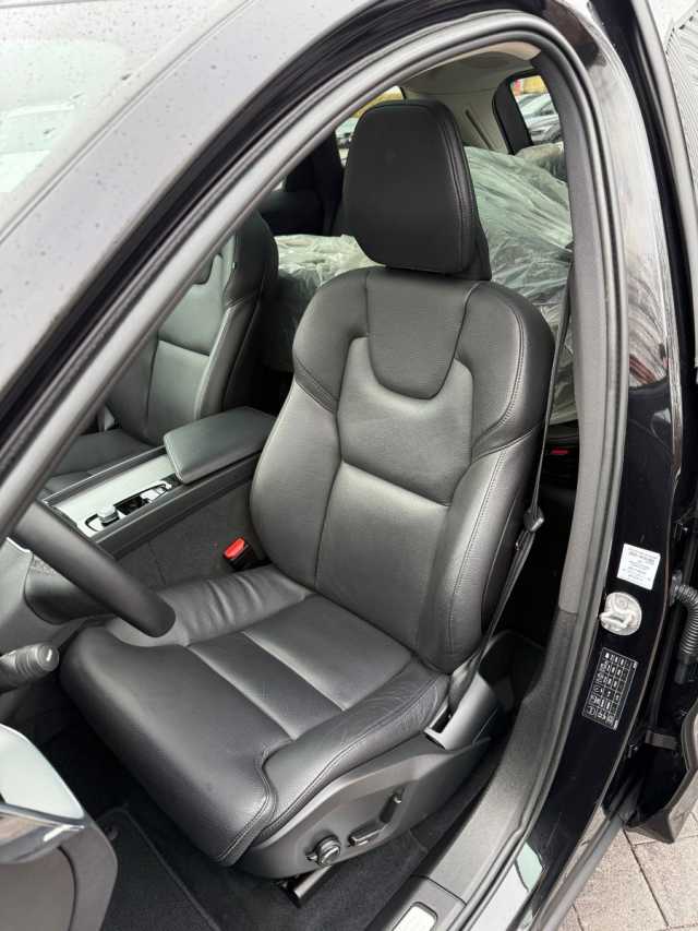 Volvo XC60 Dark Plus