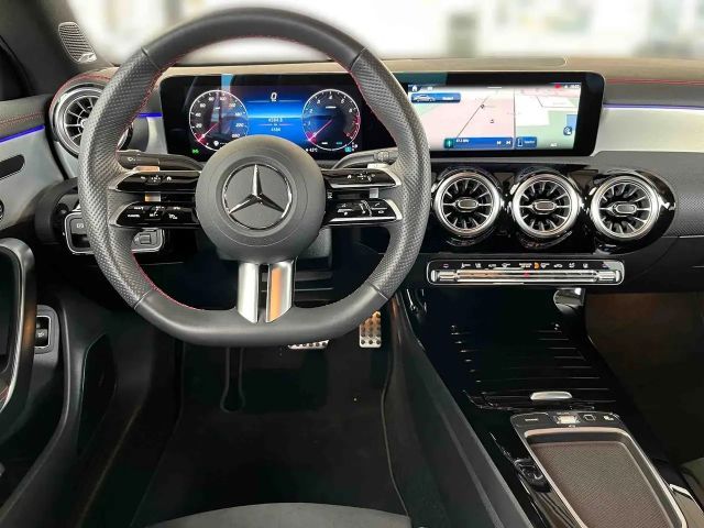 Mercedes-Benz CLA 220 4MATIC AMG Line Coupé