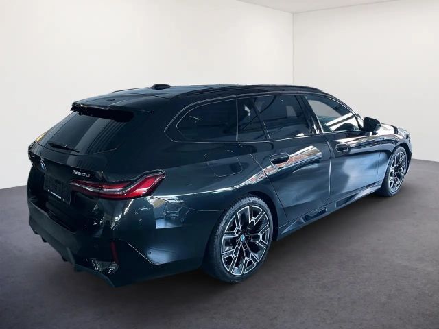 BMW 520 520d M-Sport Touring xDrive