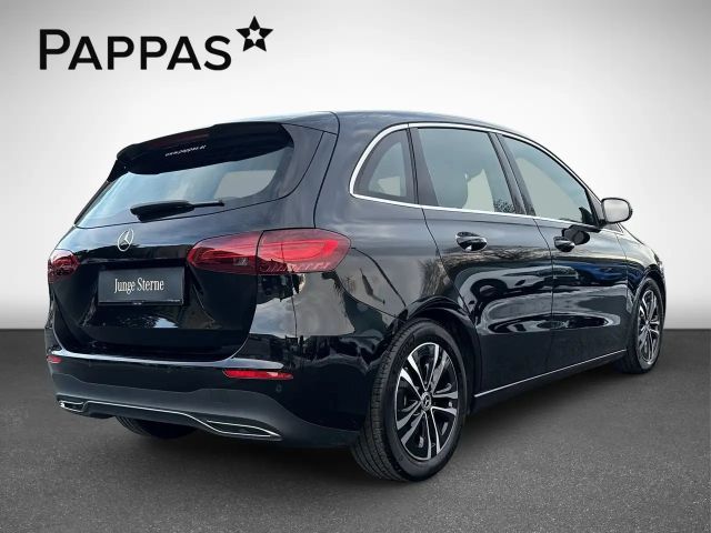 Mercedes-Benz B 200 Sedan