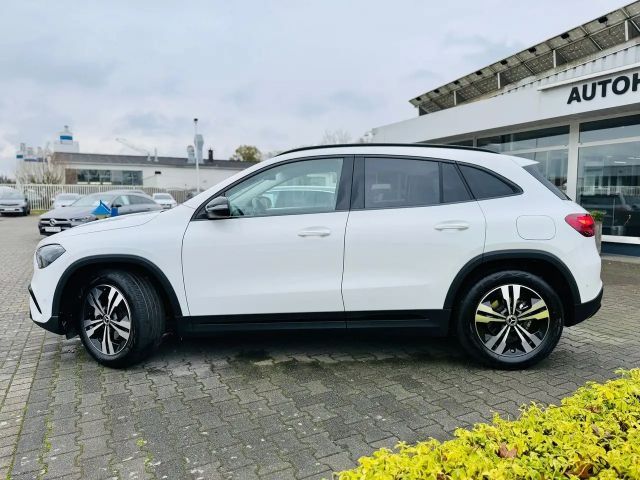 Mercedes-Benz GLA 200 Progressive