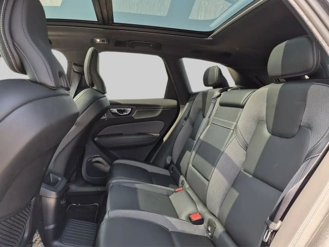 Volvo XC60 R-Design T8