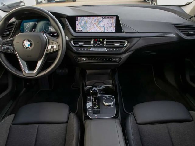 BMW 118 118d Sedan Sport Line
