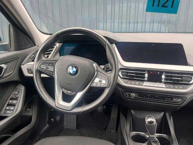 BMW 116 116i 5-deurs Sedan