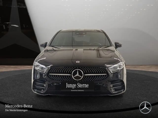 Mercedes-Benz A 250 A 250 e AMG Line
