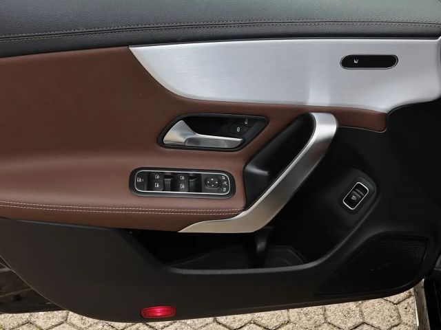 Mercedes-Benz CLA 220 AMG Line CLA 220 d