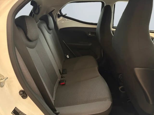 Toyota Aygo Hatchback Play Team D X-play