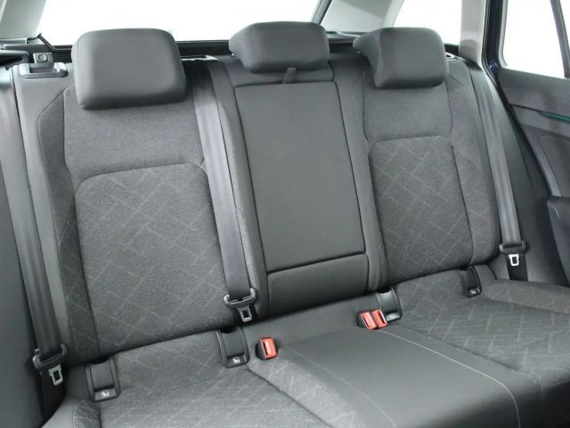 Volkswagen Golf Life Variant