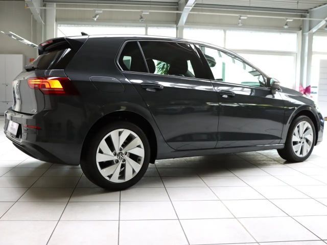Volkswagen Golf 1.5 eTSI DSG