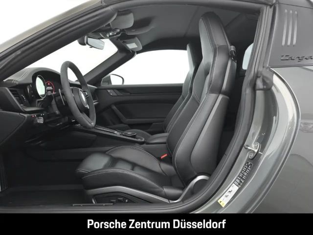 Porsche 992 4 Coupé GTS Targa