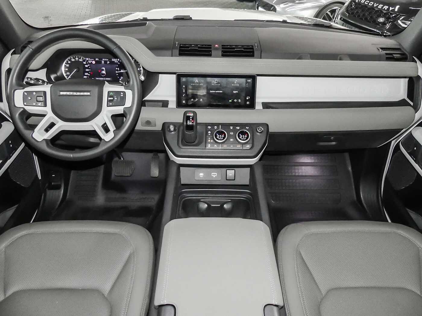 Land Rover Defender 110 Dynamic SE