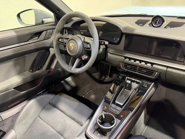 Porsche 992 Cabrio GTS