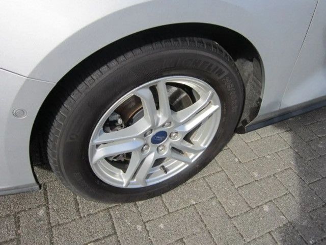 Ford Focus Cool & Connect Wagon