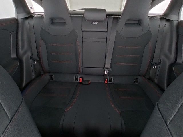 Mercedes-Benz CLA 200 AMG Line Shooting Brake