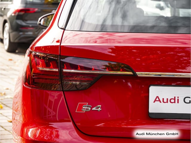 Audi S4 Avant Quattro