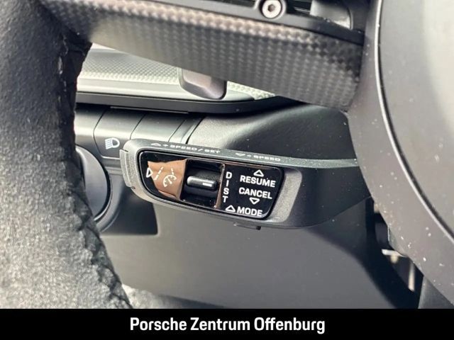 Porsche 992 4 Coupé GTS Targa