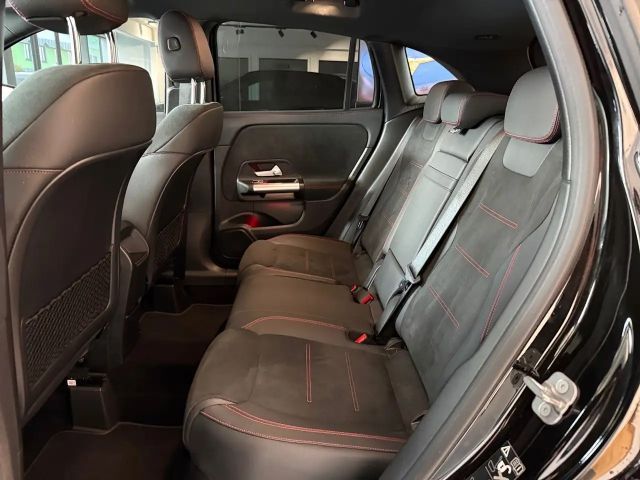 Mercedes-Benz GLA 200 4MATIC GLA 200 d