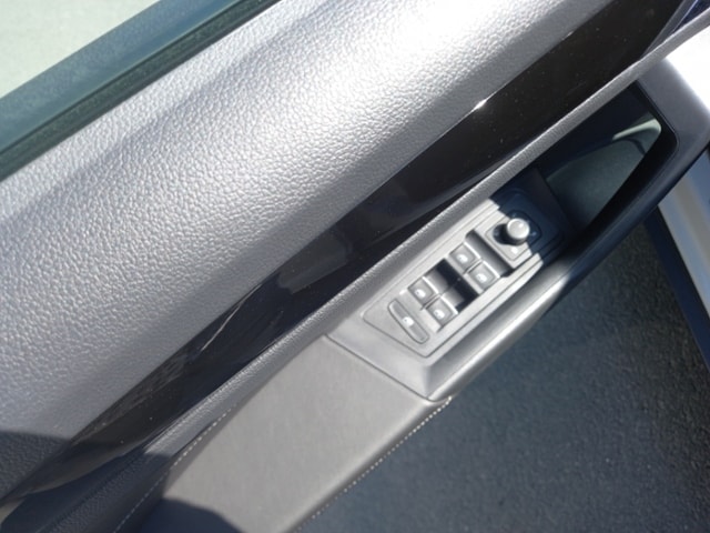 Volkswagen T-Roc 1.5 TSI Plus R-Line