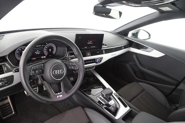 Audi A4 40 TFSI Avant Quattro S-Line S-Tronic