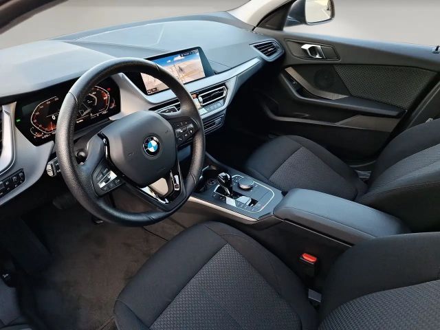 BMW 118 118i Sedan