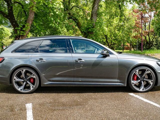 Audi RS4 Avant Quattro