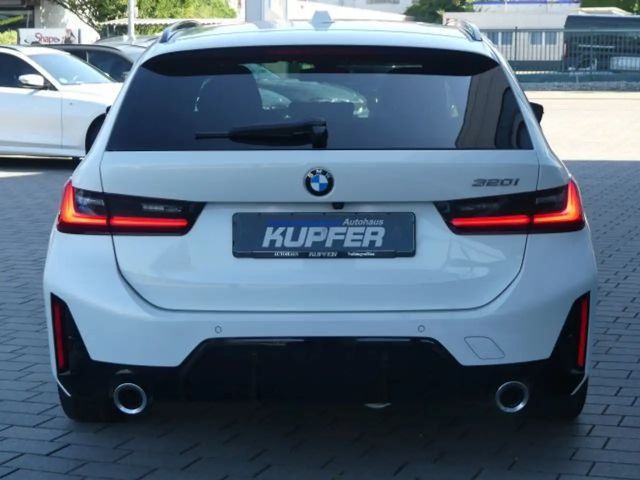 BMW 320 320i M-Sport Touring