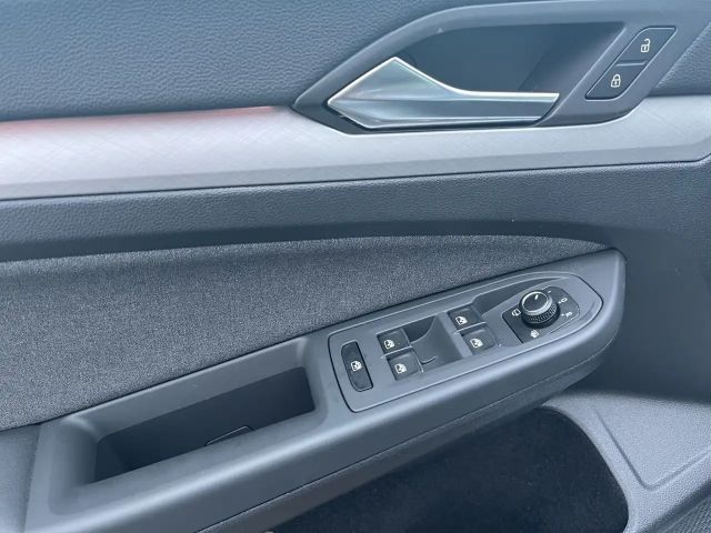 Volkswagen Golf Life Variant