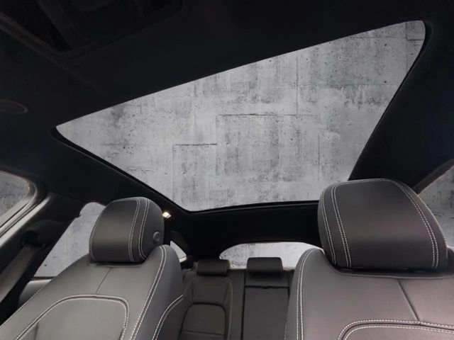 Jaguar E-Pace P300e R-Dynamic S