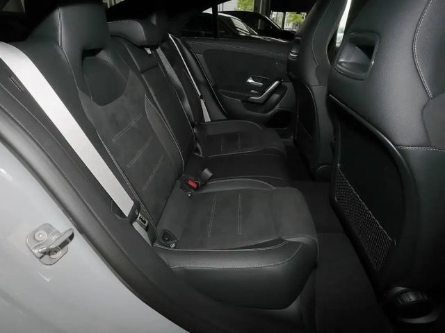 Mercedes-Benz CLA 180 AMG Line Coupé