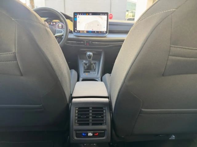 Volkswagen Golf Life Variant