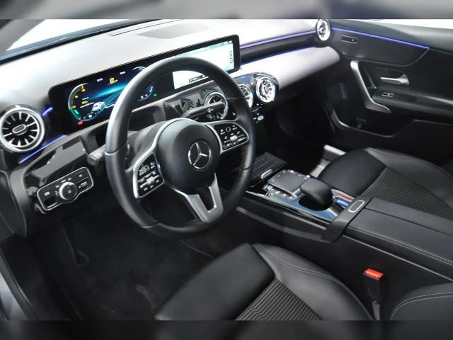 Mercedes-Benz A 200 A 200 d Progressive