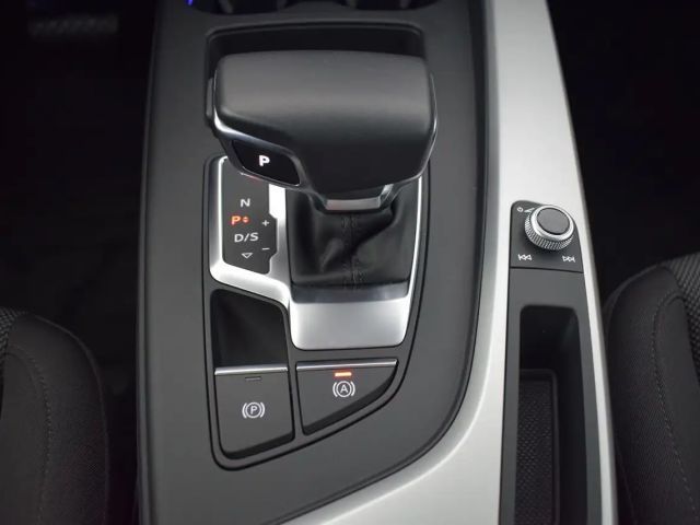 Audi A4 40 TFSI Avant S-Tronic