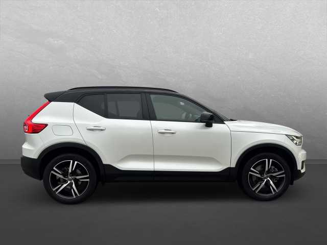 Volvo XC40 R-Design Recharge T5