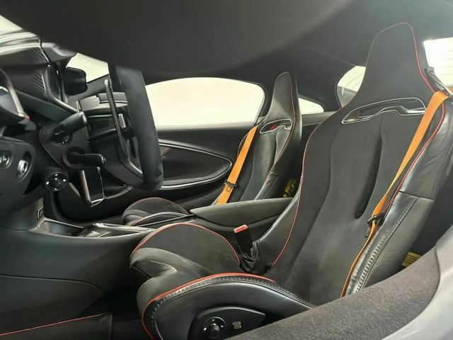 McLaren Artura Artura / Ice Silver / Carbon Fibre / 1.99% Leasing