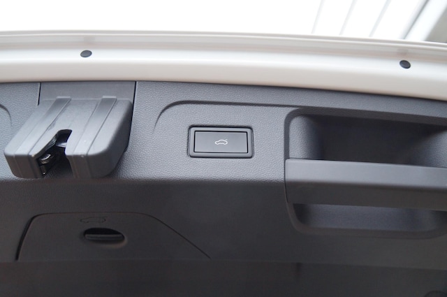 Volkswagen Touran 1.5 TSI DSG R-Line