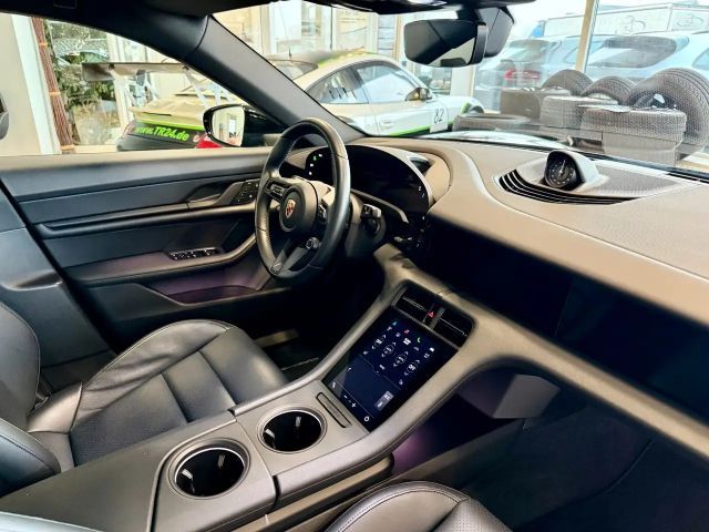 Porsche Taycan Performance Plus