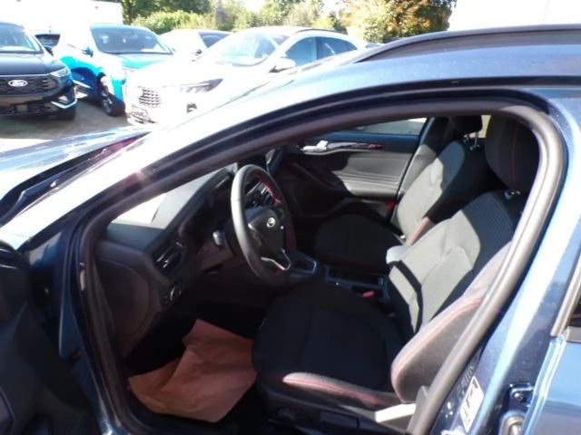 Ford Focus ST Line Wagon