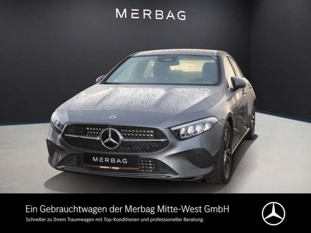 Mercedes-Benz A 200 A 200 d
