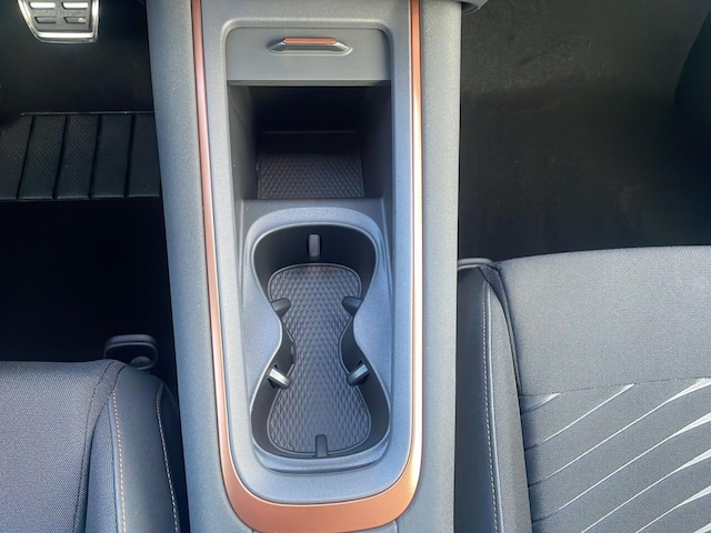 Cupra Born Born EDITION DYNAMIC LM19 KAMERA NAVI SITZHZG