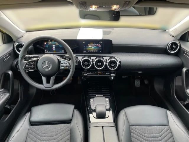 Mercedes-Benz A 200 A 200 d