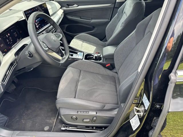 Volkswagen Golf 1.5 eTSI Golf VIII Style