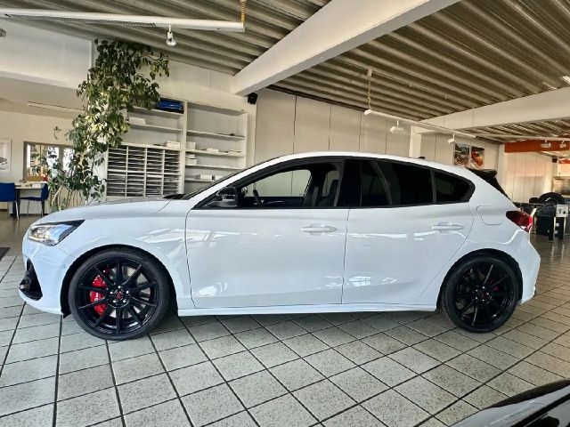 Ford Focus ST Line