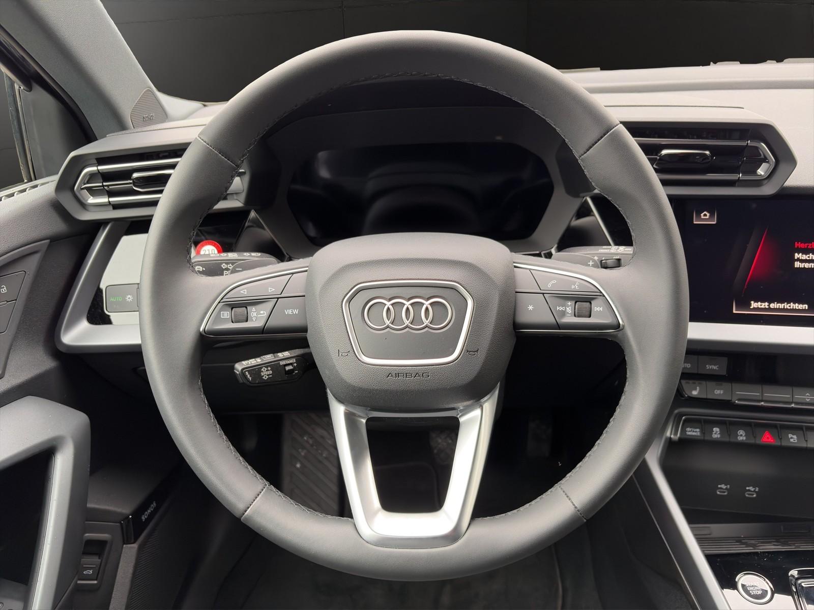 Audi A3 30 TFSI S-Line Sedan Sportback