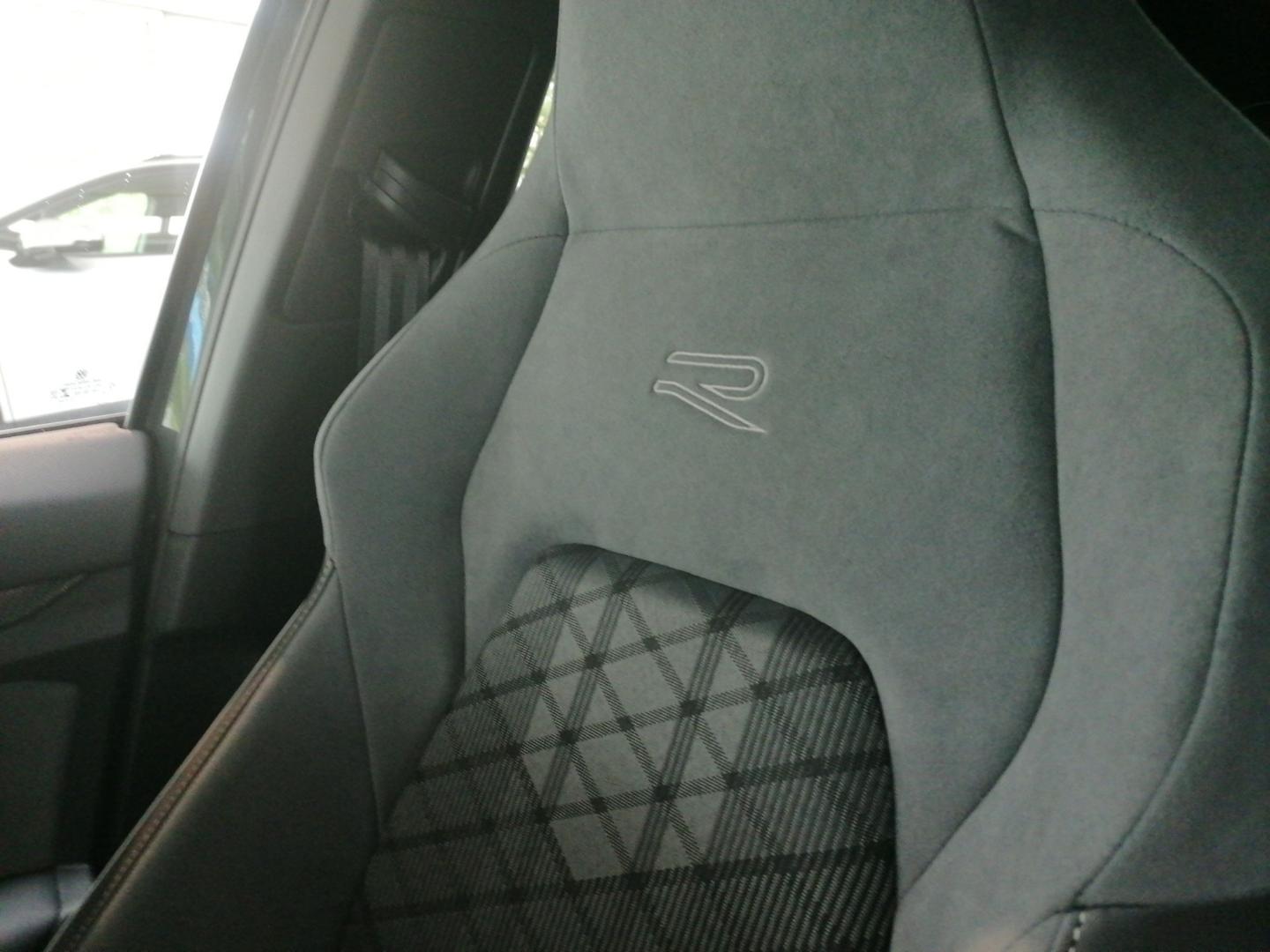 Volkswagen Golf 2.0 TSI 4Motion DSG Golf VIII